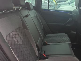 Volkswagen Tiguan 1.4 TSI 13kWh R-Line SUV 5dr Petrol Plug-in Hybrid DSG Euro 6 (s