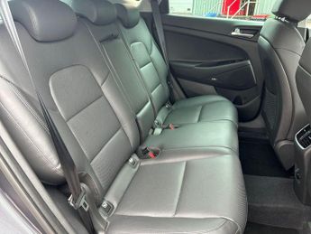 Hyundai TUCSON 1.6 CRDi MHEV Premium SE SUV 5dr Diesel Hybrid DCT Euro 6 (s/s) 
