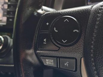 Toyota RAV4 2.0 D-4D Icon Euro 6 (s/s) 5dr (Safety Sense, Nav)