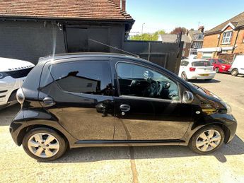 Toyota AYGO 1.0 VVT-i Fire Euro 5 5dr
