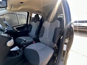 Toyota AYGO 1.0 VVT-i Fire Euro 5 5dr