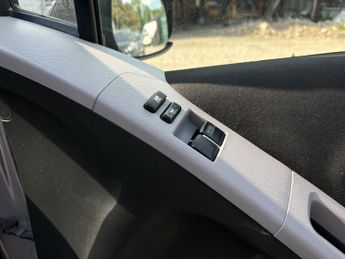 Toyota Yaris 1.0 VVT-i T2 3dr