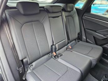 Audi Q3 1.5 TFSI CoD 35 S line S Tronic Euro 6 (s/s) 5dr