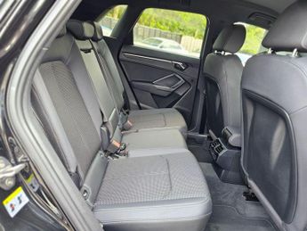 Audi Q3 1.5 TFSI CoD 35 S line S Tronic Euro 6 (s/s) 5dr