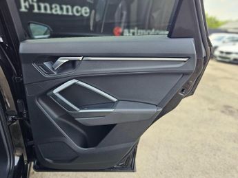 Audi Q3 1.5 TFSI CoD 35 S line S Tronic Euro 6 (s/s) 5dr