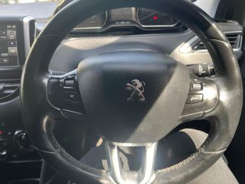 Peugeot 208 1.2 PureTech Allure Euro 6 5dr
