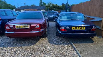 Jaguar XJ 4.0 Sovereign LWB Saloon 4dr