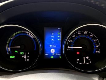 Toyota Auris 1.8 VVT-h Design CVT Euro 6 (s/s) 5dr
