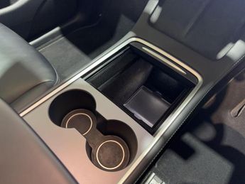 Tesla Model Y (Dual Motor) Long Range Auto 4WDE 5dr