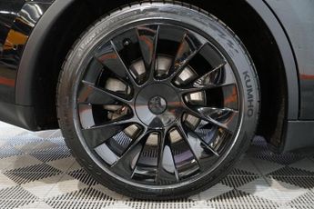 Tesla Model Y (Dual Motor) Long Range Auto 4WDE 5dr