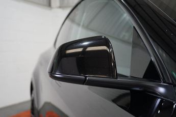 Tesla Model Y (Dual Motor) Long Range Auto 4WDE 5dr