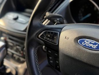 Ford Kuga 1.5T EcoBoost Vignale Auto AWD Euro 6 (s/s) 5dr