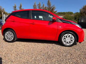 Toyota AYGO 1.0 VVT-i x-play x-shift Euro 6 5dr