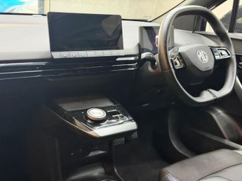 MG MG4 64kWh Trophy Long Range Auto 5dr