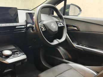 MG MG4 64kWh Trophy Long Range Auto 5dr