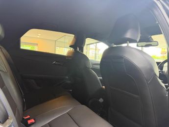 MG MG4 64kWh Trophy Long Range Auto 5dr