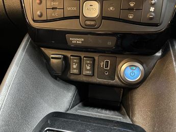 Nissan Leaf 40kWh N-Connecta Auto 5dr