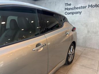 Nissan Leaf 40kWh N-Connecta Auto 5dr