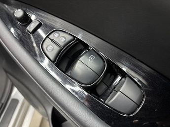 Nissan Leaf 40kWh N-Connecta Auto 5dr