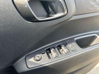 Hyundai i10 1.0 Advance Hatchback 5dr Petrol Auto Euro 6 (s/s) (63 ps)