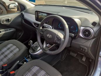 Hyundai i10 1.2 Premium Hatchback 5dr Petrol Auto Euro 6 (s/s) (79 ps)