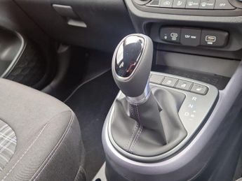 Hyundai I10 i10 1.2 Premium Hatchback 5dr Petrol Auto Euro 6 (s/s) (79 ps)