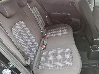 Hyundai i10 1.2 Premium Hatchback 5dr Petrol Auto Euro 6 (s/s) (79 ps)