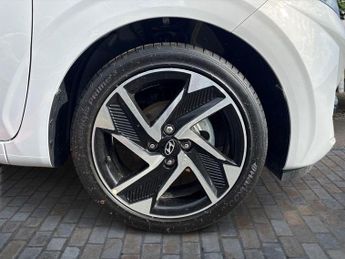 Hyundai I10 i10 1.2 Premium Hatchback 5dr Petrol Auto Euro 6 (s/s) (79 ps)