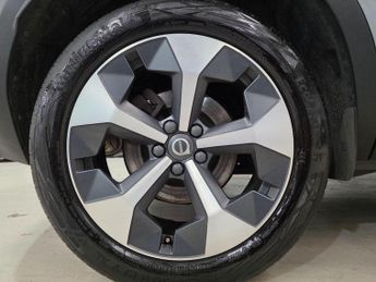 Volvo XC40 2.0 B3 MHEV Core DCT Auto Euro 6 (s/s) 5dr