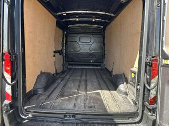 Ford E-Transit 350 68kWh Trend Panel Van 5dr Electric Auto RWD L3 H2 (184 ps)
