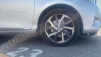 Toyota Yaris 1.5 VVT-h Y20 E-CVT Euro 6 (s/s) 5dr