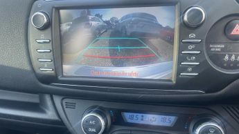 Toyota Yaris 1.5 VVT-h Y20 E-CVT Euro 6 (s/s) 5dr