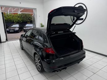 Audi A3 1.5 TFSI CoD 35 Black Edition Sportback S Tronic Euro 6 (s/s) 5d