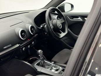 Audi A3 1.5 TFSI CoD 35 Black Edition Sportback S Tronic Euro 6 (s/s) 5d