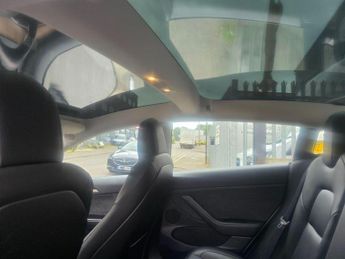 Tesla Model 3 Standard Range Plus Auto RWD 4dr