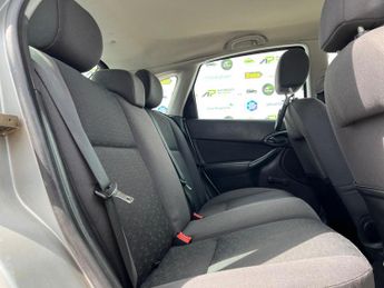 Ford Focus 1.6i 16v LX 5dr