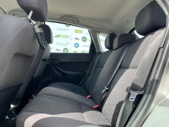 Ford Focus 1.6i 16v LX 5dr