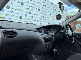 Ford Focus 1.6i 16v LX 5dr