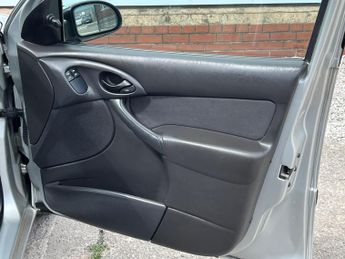 Ford Focus 1.6i 16v LX 5dr