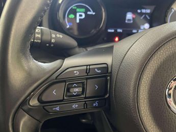 Toyota Yaris 1.5 VVT-h Dynamic Hatchback 5dr Petrol Hybrid E-CVT Euro 6 (s/s)