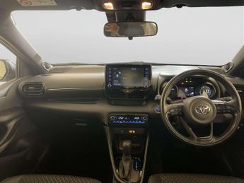 Toyota Yaris 1.5 VVT-h Dynamic Hatchback 5dr Petrol Hybrid E-CVT Euro 6 (s/s)