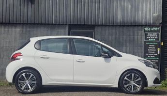 Peugeot 208 1.2 PureTech Active Design Lime Euro 6 5dr