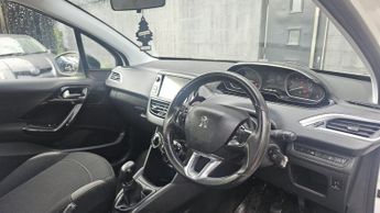 Peugeot 208 1.2 PureTech Active Design Lime Euro 6 5dr