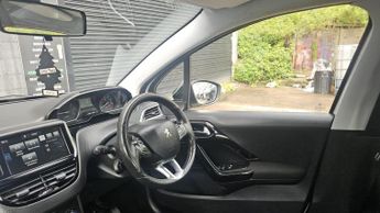 Peugeot 208 1.2 PureTech Active Design Lime Euro 6 5dr