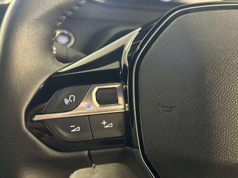 Peugeot 2008 1.2 PureTech Allure SUV 5dr Petrol Manual Euro 6 (s/s) (130 ps)