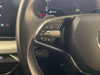 Skoda Octavia 1.4 TSI iV 13kWh SE L Hatchback 5dr Petrol Plug-in Hybrid DSG Eu