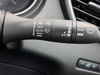 Nissan Qashqai 1.2 DIG-T N-Connecta XTRON Euro 6 (s/s) 5dr