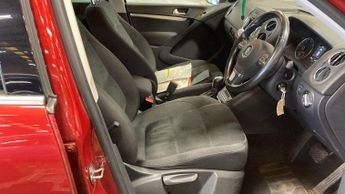 Volkswagen Tiguan 2.0 TDI BlueMotion Tech Match DSG 4WD Euro 5 (s/s) 5dr