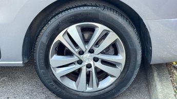 Peugeot Traveller 2.0 BlueHDi Allure Standard MPV 5dr Diesel EAT8 MWB Euro 6 (s/s)