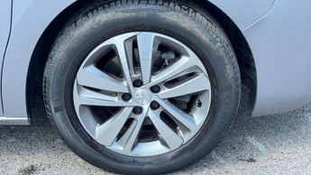 Peugeot Traveller 2.0 BlueHDi Allure Standard MPV 5dr Diesel EAT8 MWB Euro 6 (s/s)